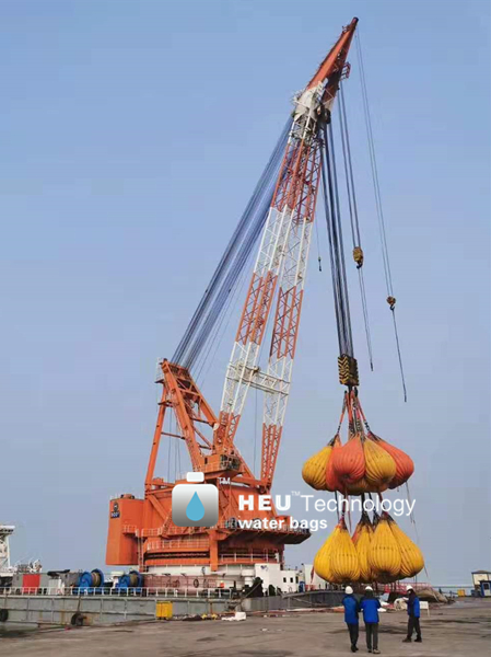 SWL900T浮吊船吊機(jī)負(fù)荷測(cè)試.jpg