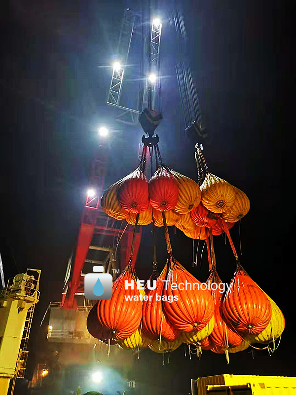 1320噸風電安裝船吊機負荷測試.jpg